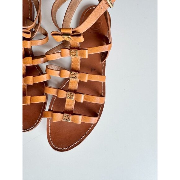 TORY BURCH Kira Brown Leather Bow Logo Medallion Gladiator Sandals, Size 8.5 - Picture 4 of 11